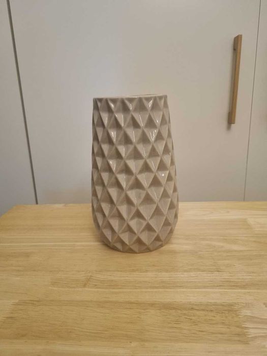 Wazon w stylu glamour beżowo-szary z połyskiem ozdoba, dekoracja