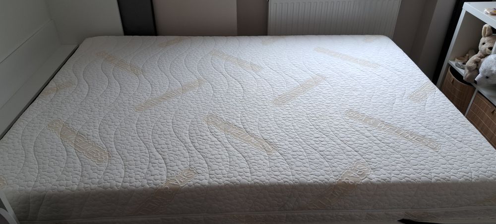 Materac solidny i wygodny kontynentalny marki MART 140X200 Krokodylek,