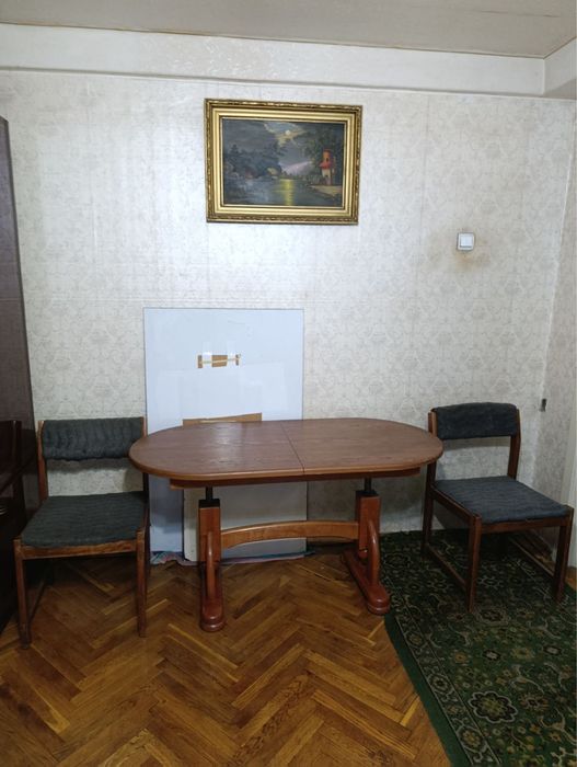 Здається кімната на довгостроково