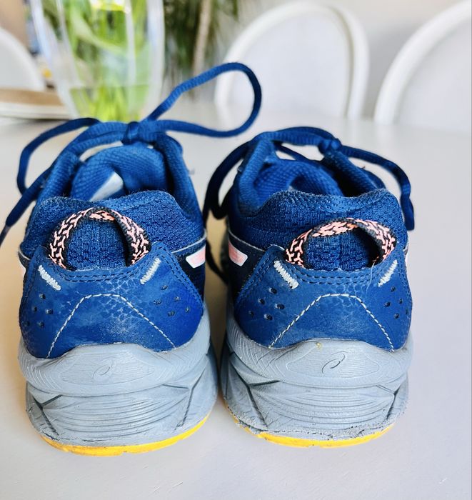 Asics 37.5  stan bardzo dobry