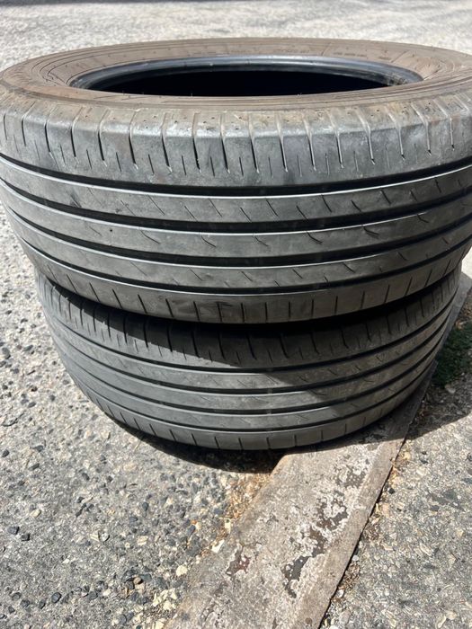 215/65/17 Toyotires 2 pneus