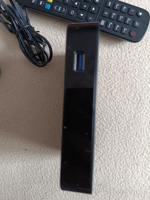 Приставка MAG420w1 - телевізійна приставка