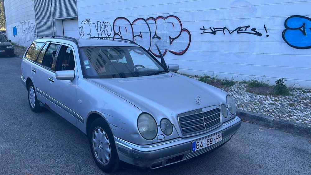 Carro Mercedes E4200 V8