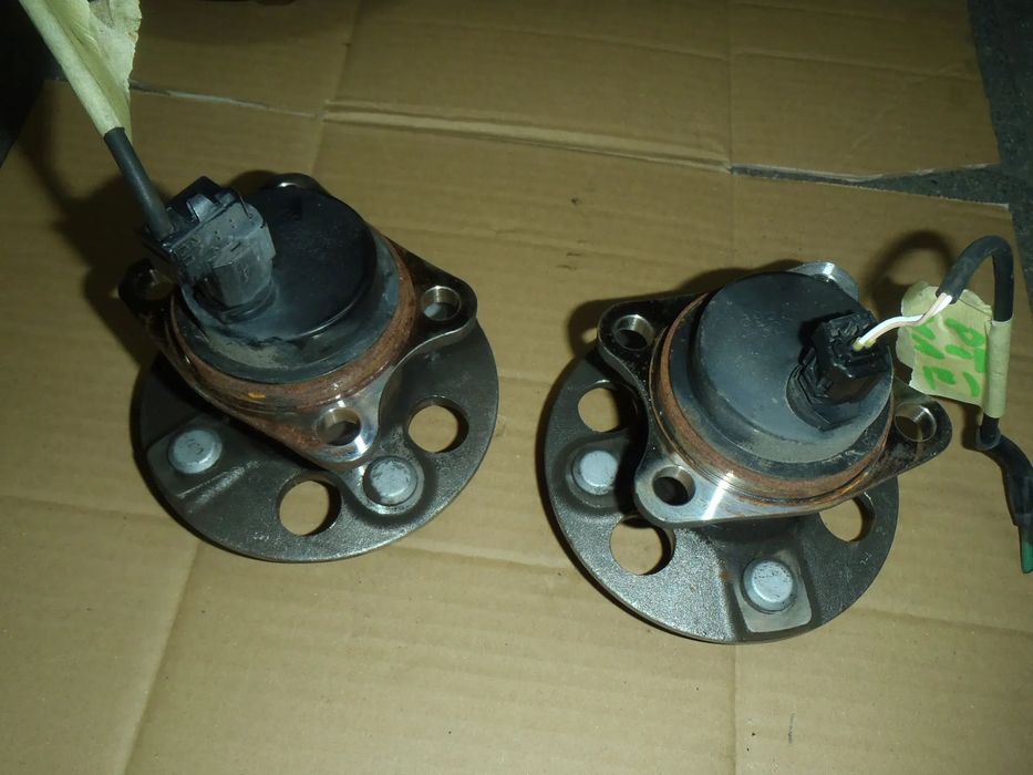 PIASTA ŁOŻYSKO czujnik abs KOŁA TYŁ TOYOTA YARIS  p9 II 2 yaris p13 III 3 oryginał jak nowy