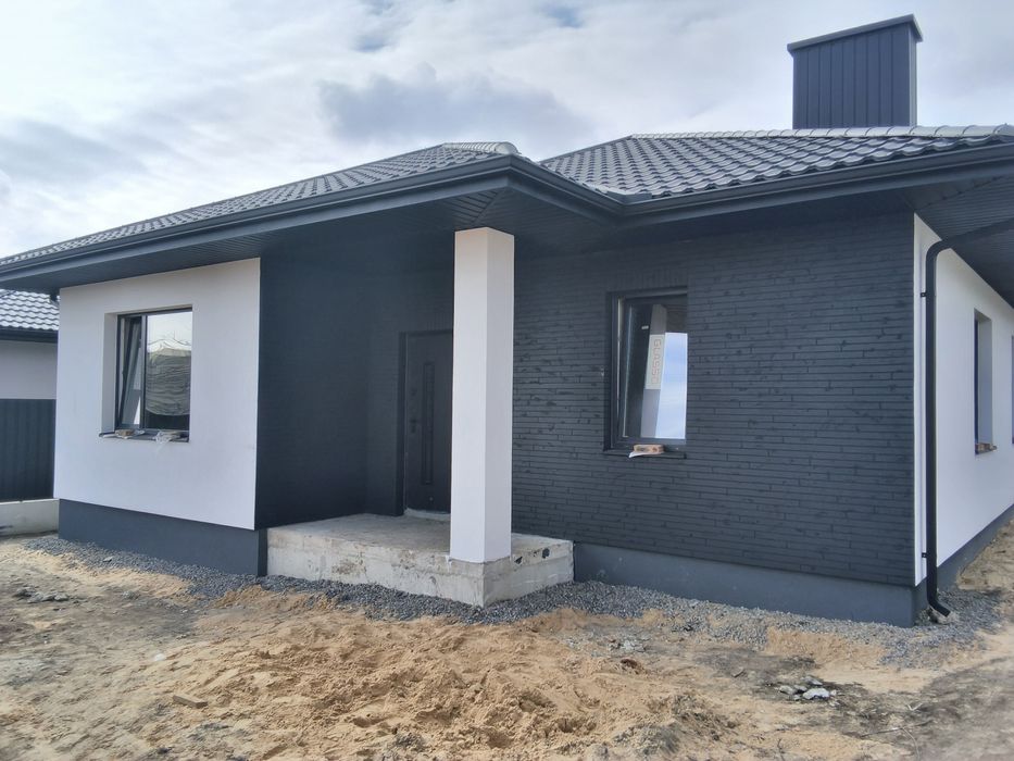Комфортний будинок Боратин. 106 м².  900  дол за м кв. Асфальтований до