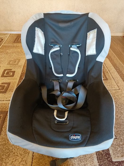 Детское автокресло chicco 0-18 кг