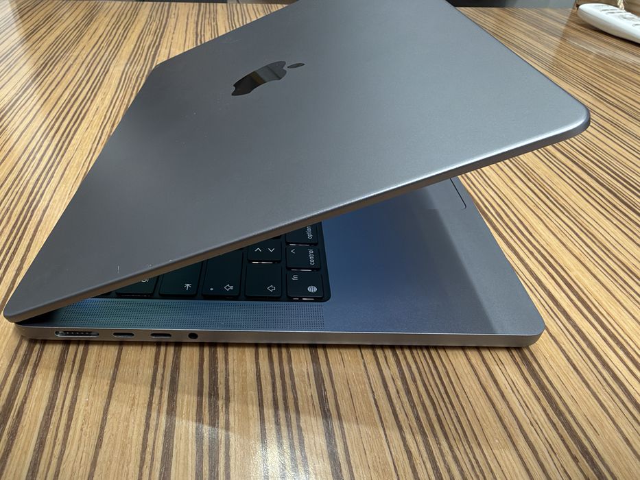 MacBook Pro 14" (2021) M1 Pro, 16 GB RAM, 512 GB – bateria 100% com 12 ciclos