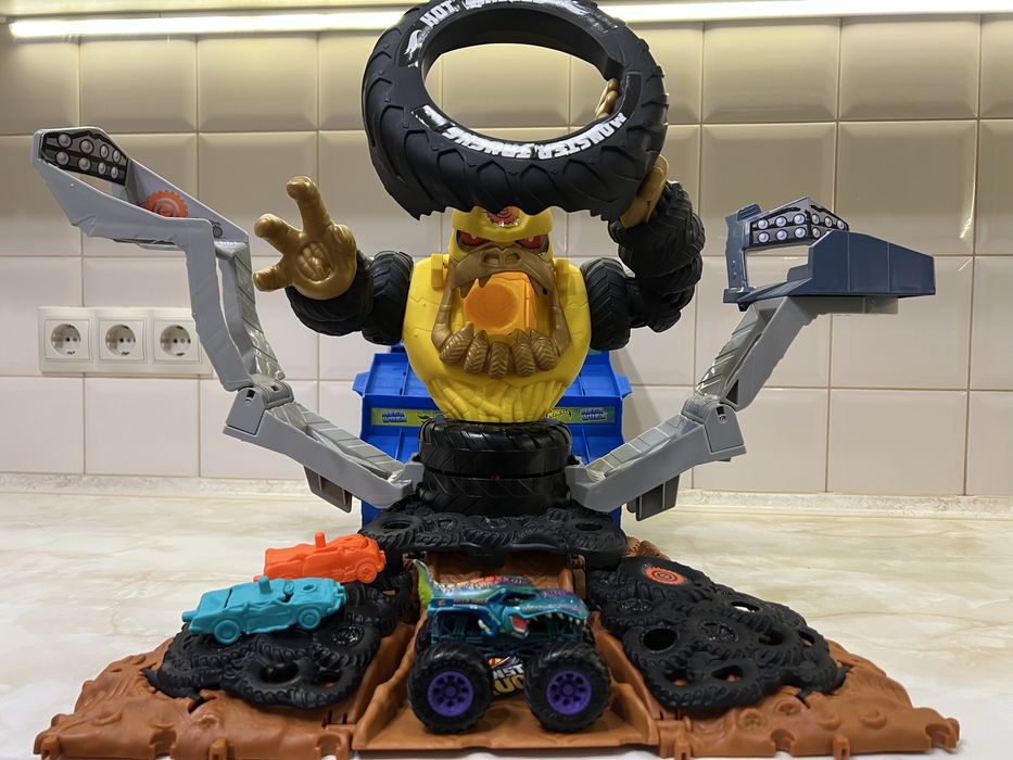 Трек Хот Вілс Атака Крашзили Hot Wheels