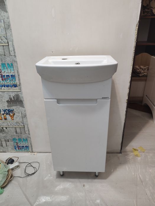 Продам тумбу с умывальником