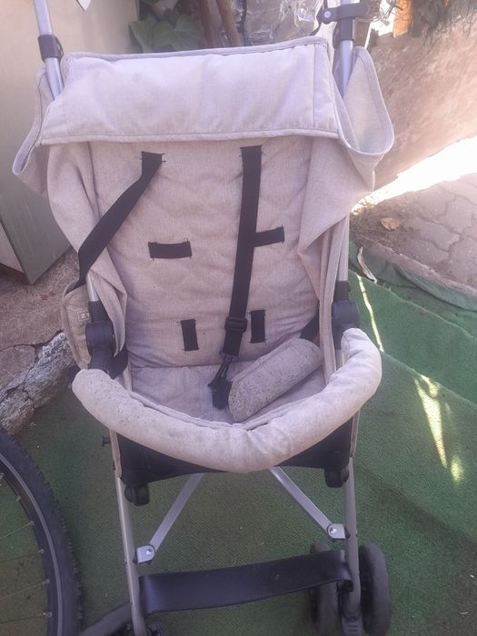 Carrinho bebe c/ capa de chuva 10€