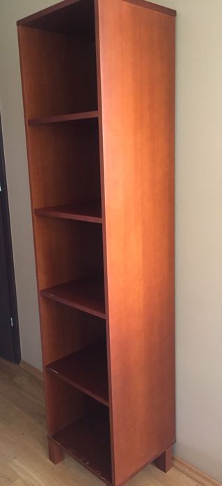 Regał drewniany      .