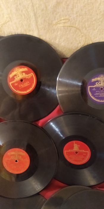 Продам пластинки - вальсы,польки,румба,танго.-14 шт.