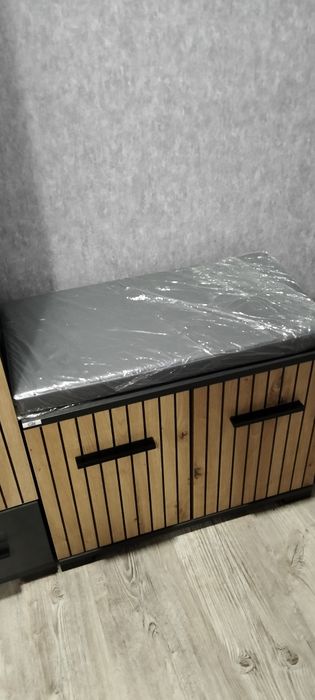 Продам стильні меблі для  прихожої,робили на замовлення