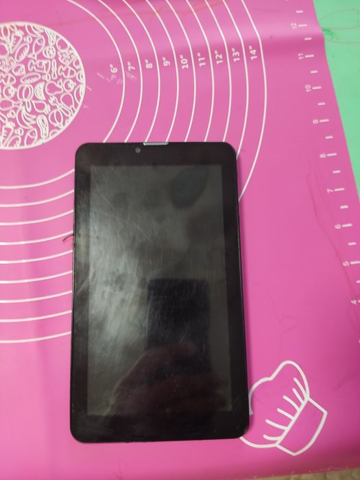 Планшет BRAVIS бу