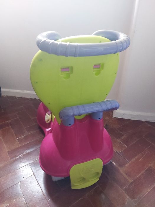 Triciclo andador CHICCO