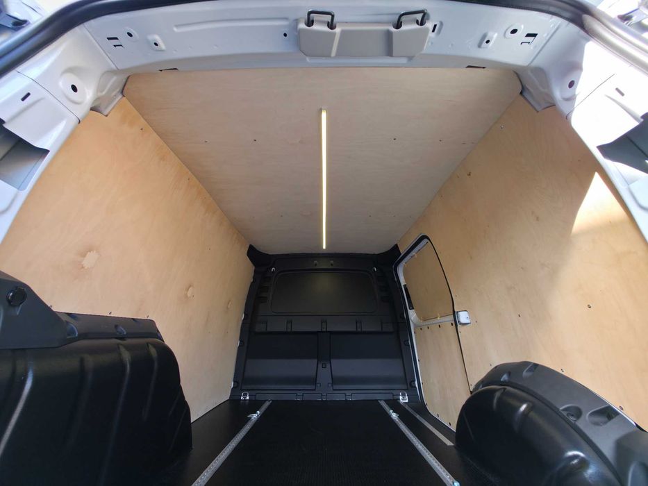 Zabudowa ze sklejki MAN TGE Volkswagen Caddy Transporter Crafter Van