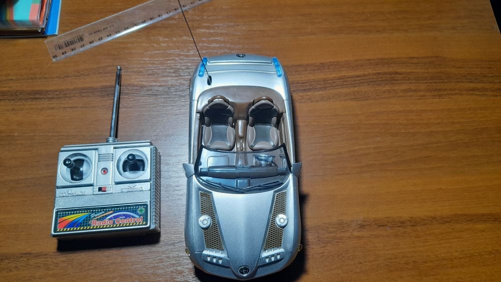 Машинка на пульту