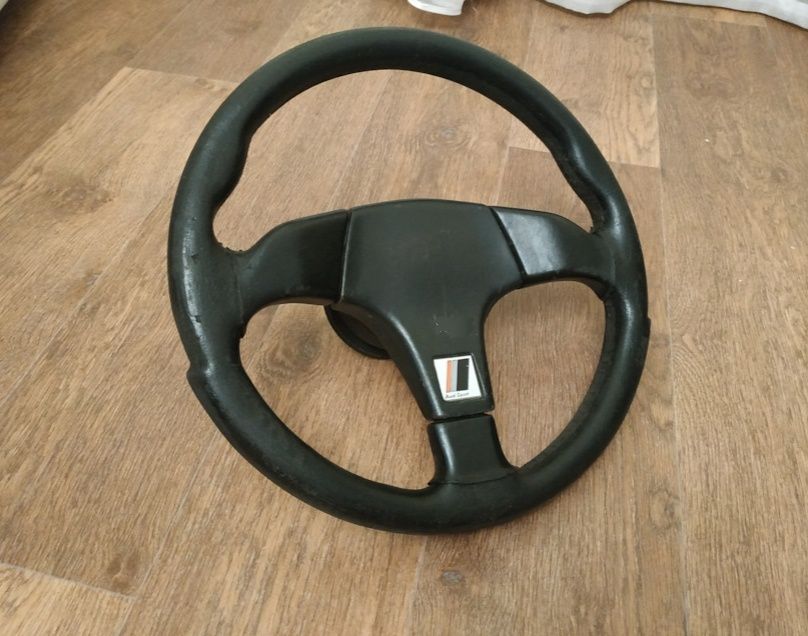 Руль Audi 80 90 100 200 A4 A5 A6 S2 S4 Quattro RS Nardi momo