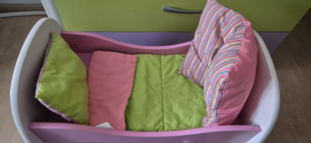 Łóżeczko drewniane  dla lalek