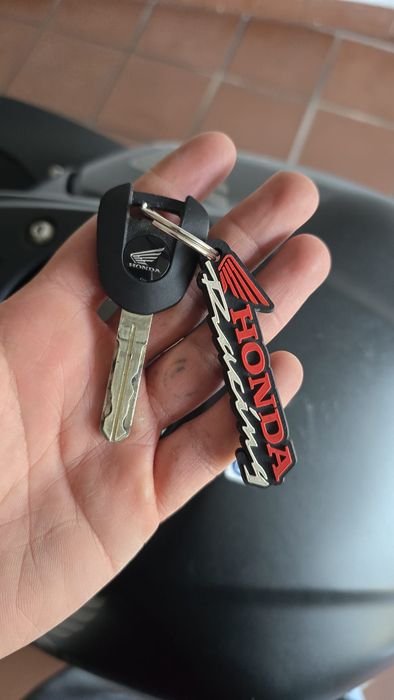 Honda cbr 650R preta