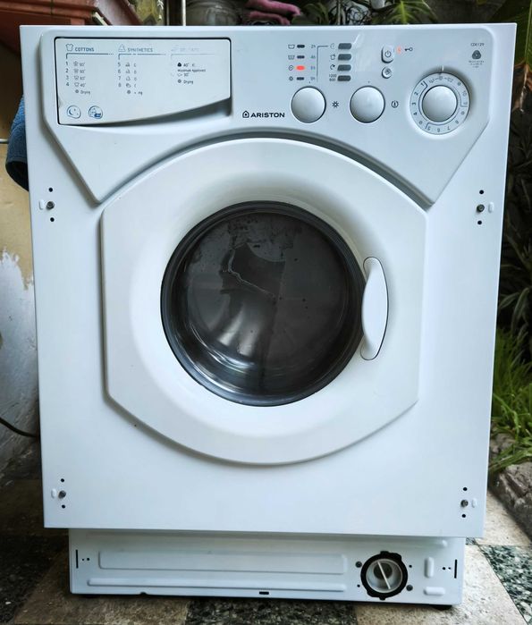 Máquina de Lavar Secar Roupa Ariston encastrar ( entrega )
