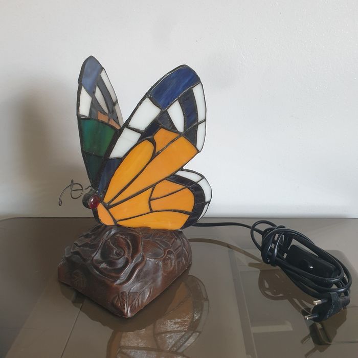 Lampa stołowa witrażowa brązowa styl Tiffany Quoizel