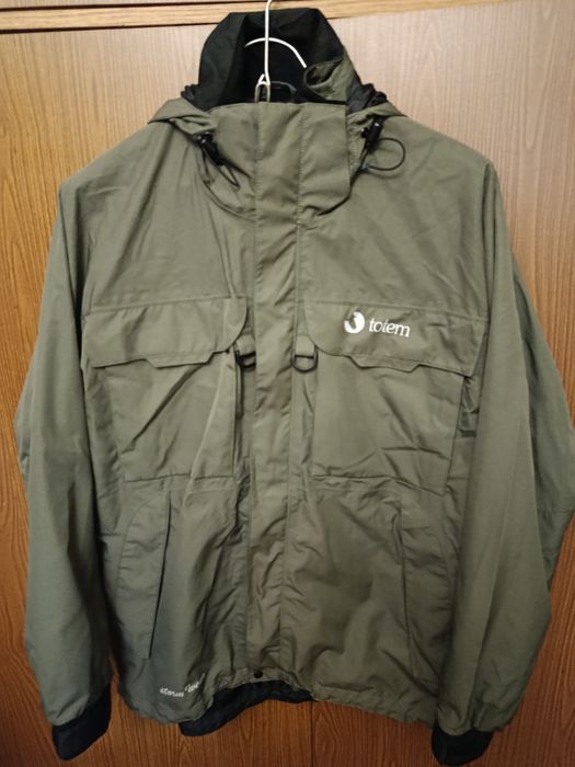 Куртка штормовая,ветровка.