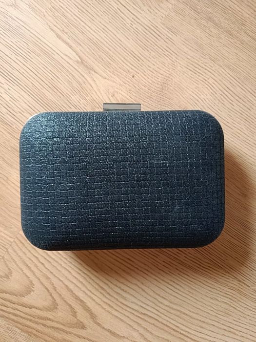 Torebka wizytowa z łańcuszkiem