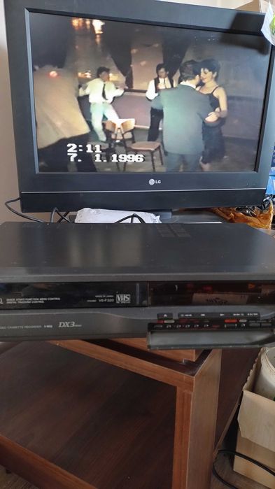 Magnetowid VHS AKAI vs-f320