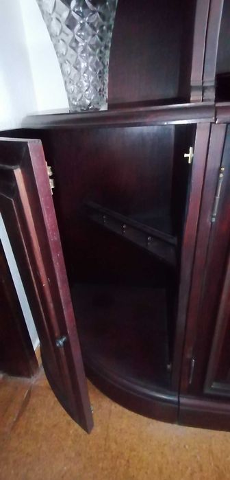 Móvel louceiro / cristaleira de sala em bom estado