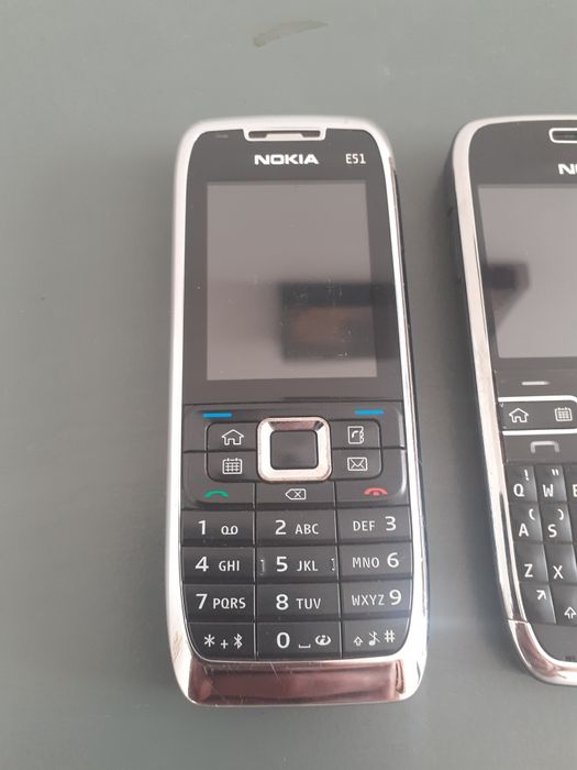 Telemóveis Nokia E71 e E51