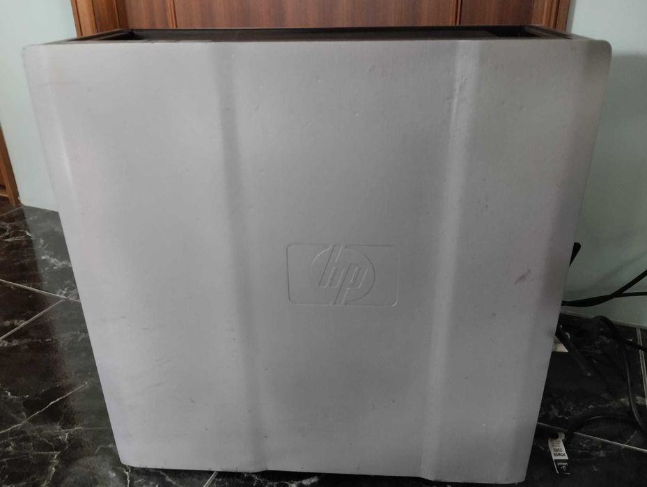 PC HP Z600 Worstation com oferta do monitor Samsung em bom estado