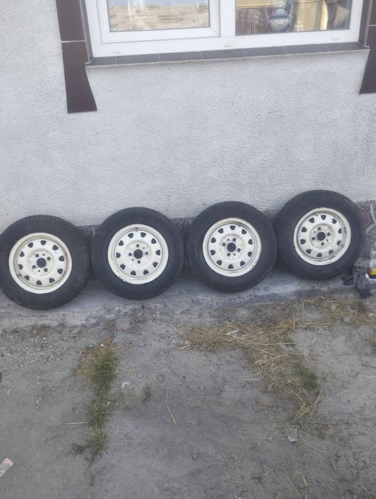 Продам нову  резину з дисками 175/70/R13