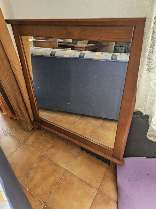 Cama com colchão  e mesinhas de cabeceira