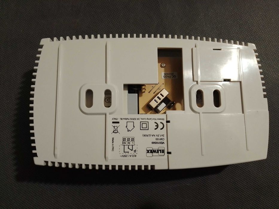 Termostat VEMER VE618500 CM100
