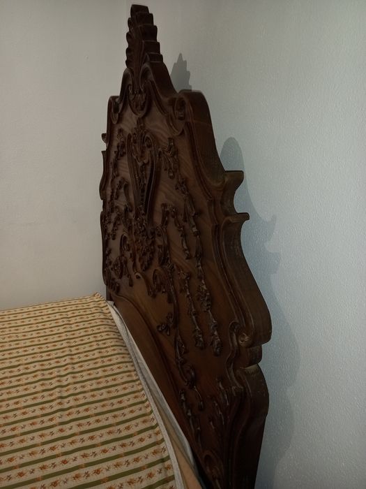 Cama solteiro madeira talhada manualmente