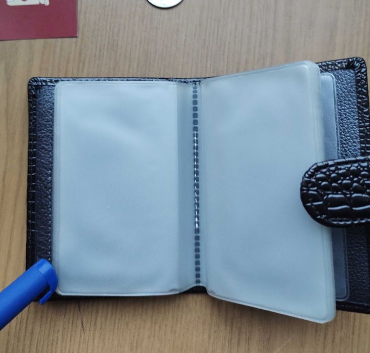 Кожаная лаковая визитница кредитница