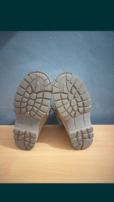 Черевики, Кросівки трекінгові,тактичні