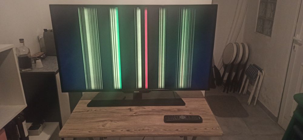 TV Philips 40" [para reparo]