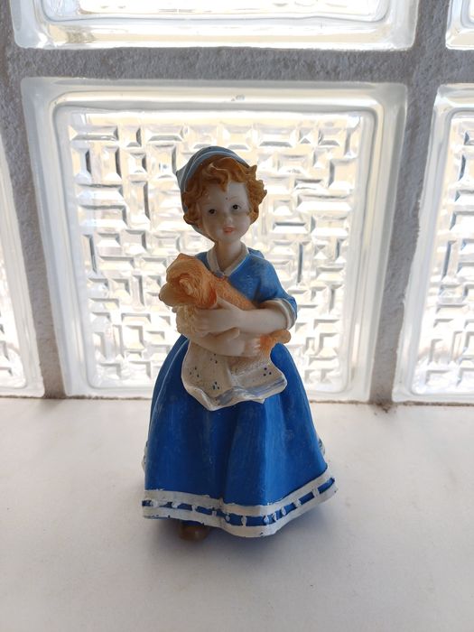 Coleção de bonecas de loiça