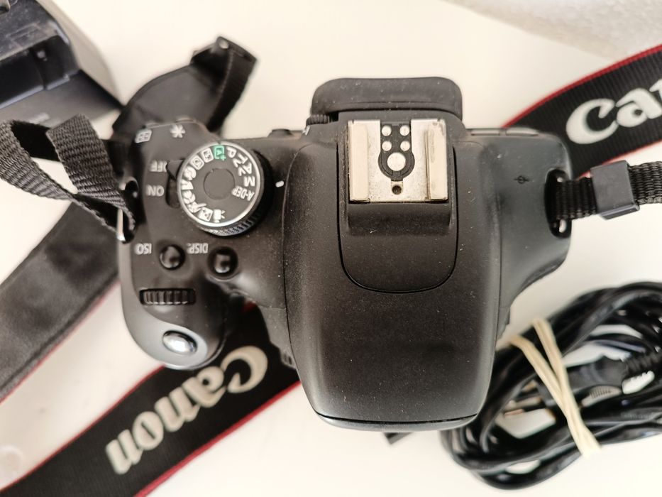 Canon EOS 600 D usada em muito bom estado