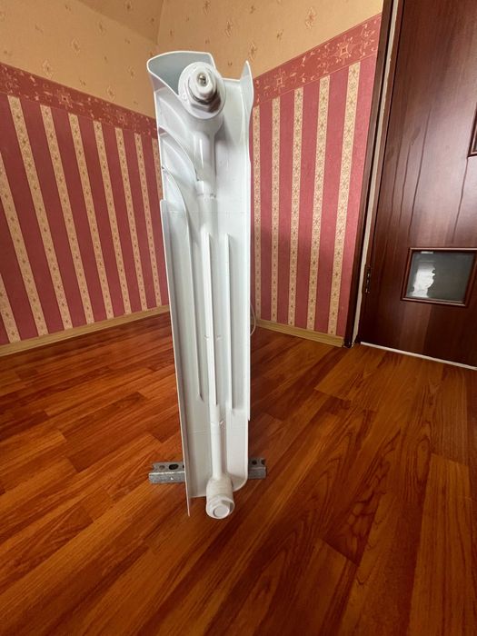 Срочно! Електро-Батарея з ніжками