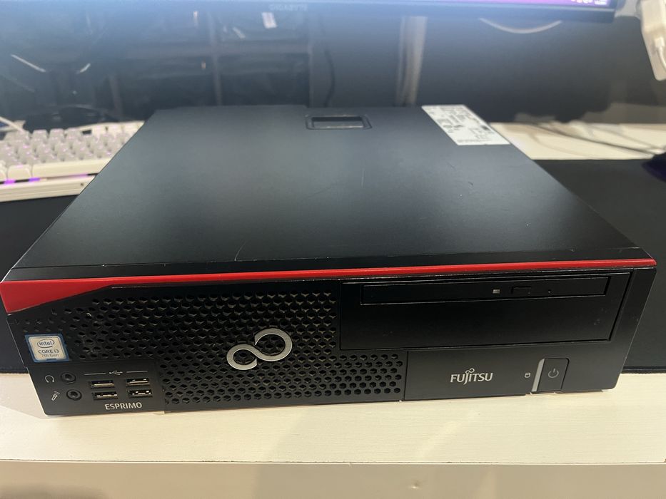 FUJITSU  Win 11 Pro / i3-7100 / 256 GB m2 SSD / 500Gb HDD /8 GB Ram