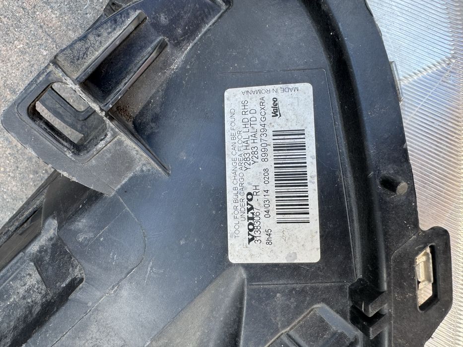 Lampa przednia prawa Volvo s60 v60 31383067