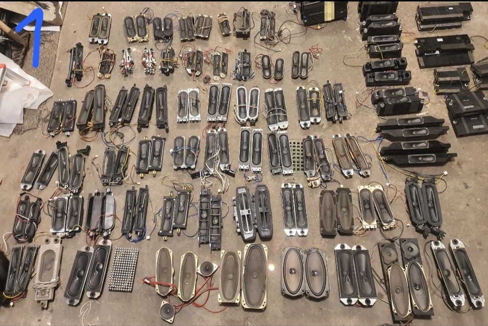 Głośniki z TV, wież, monitorów, ponad 200 sztuk hurt,  cena za całość