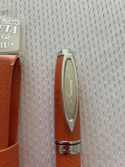 Caneta nova com etiqueta Joana