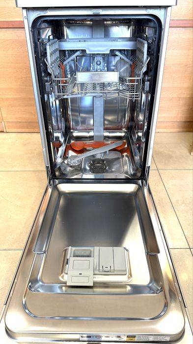 Zmywarka Ariston HOTPIONT 45 cm  HSFO3T223WCX