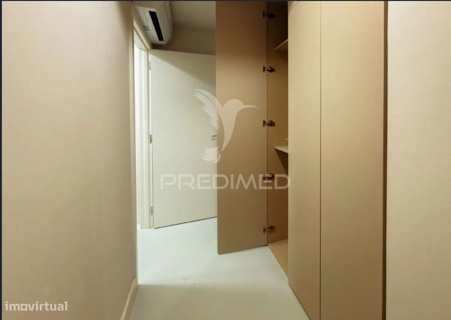 Estúdio T1 novo, mobilado e c/ terraço privado junto à Universidade...
