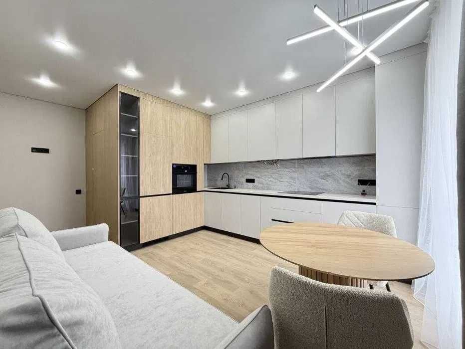 Продажа 1к квартири, вул. Чорновола 27 центр Києва