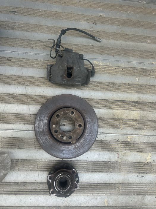 Цапфа, стойка , піввісь Seat EXEO, AUDI A4B7.